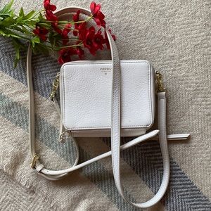 FOSSIL | Small White Pebble Leather Crossbody with Zip / Gold Hardware